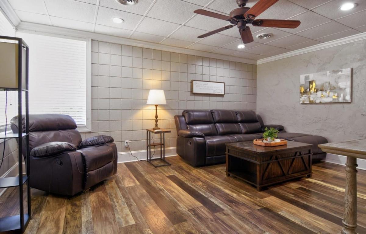 Comfortable Cottage On The Blue Mile - Close To Gsu! 斯泰茨伯勒 外观 照片
