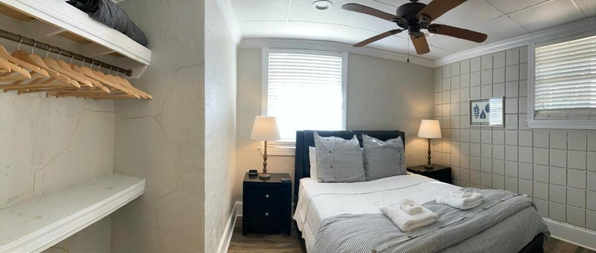Comfortable Cottage On The Blue Mile - Close To Gsu! 斯泰茨伯勒 外观 照片