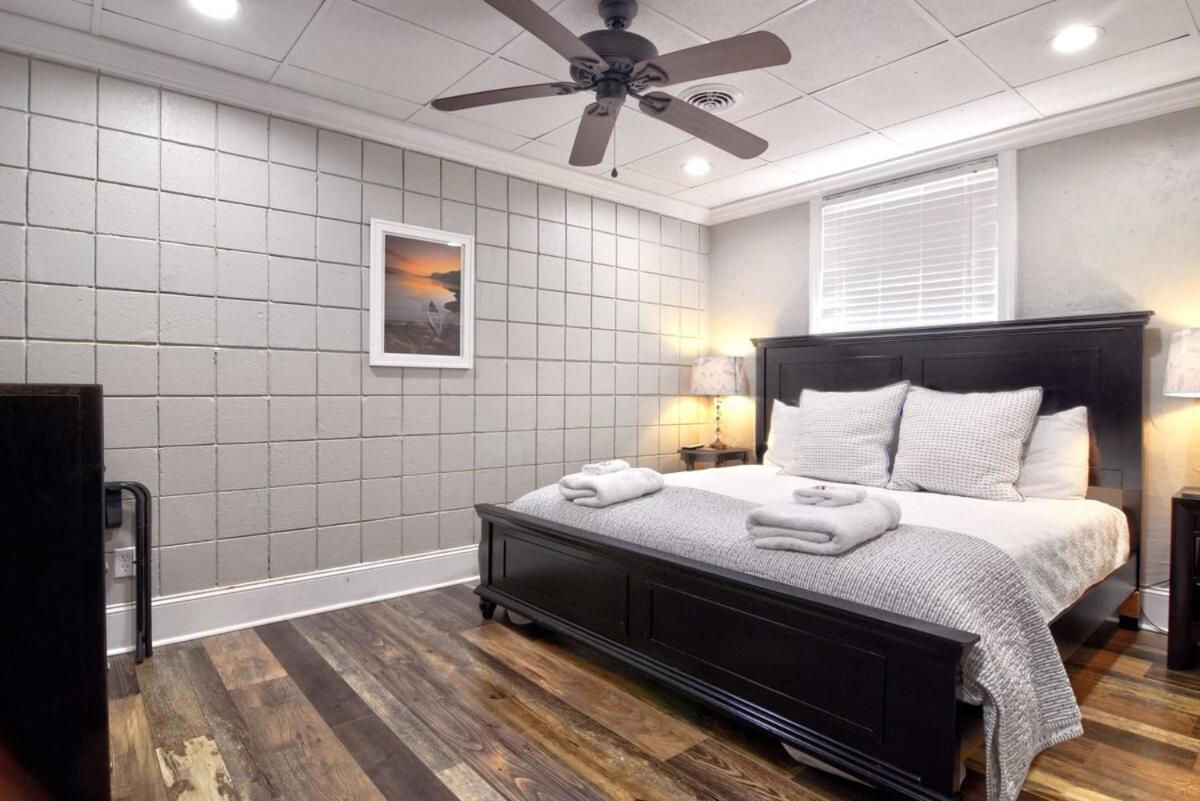 Comfortable Cottage On The Blue Mile - Close To Gsu! 斯泰茨伯勒 外观 照片